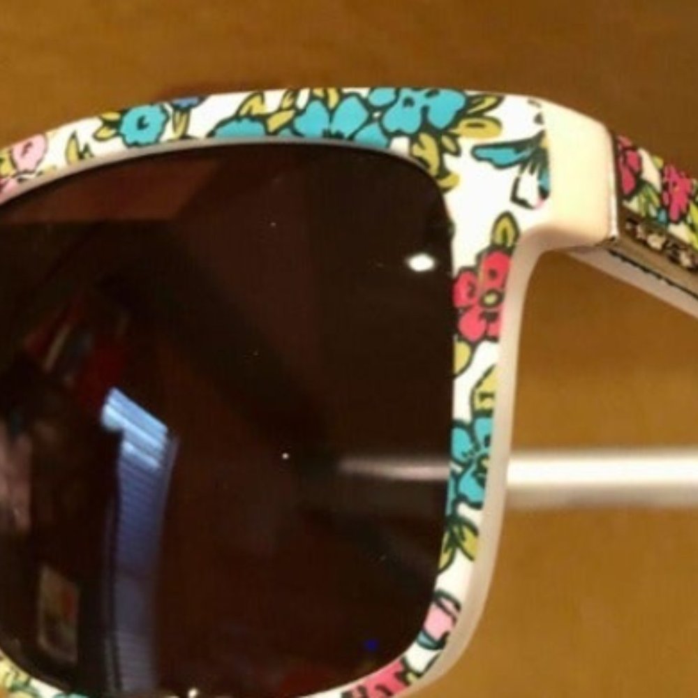 TWO PAIRS!!   New Quiksilver Sunglass Set - Picture 3 of 10